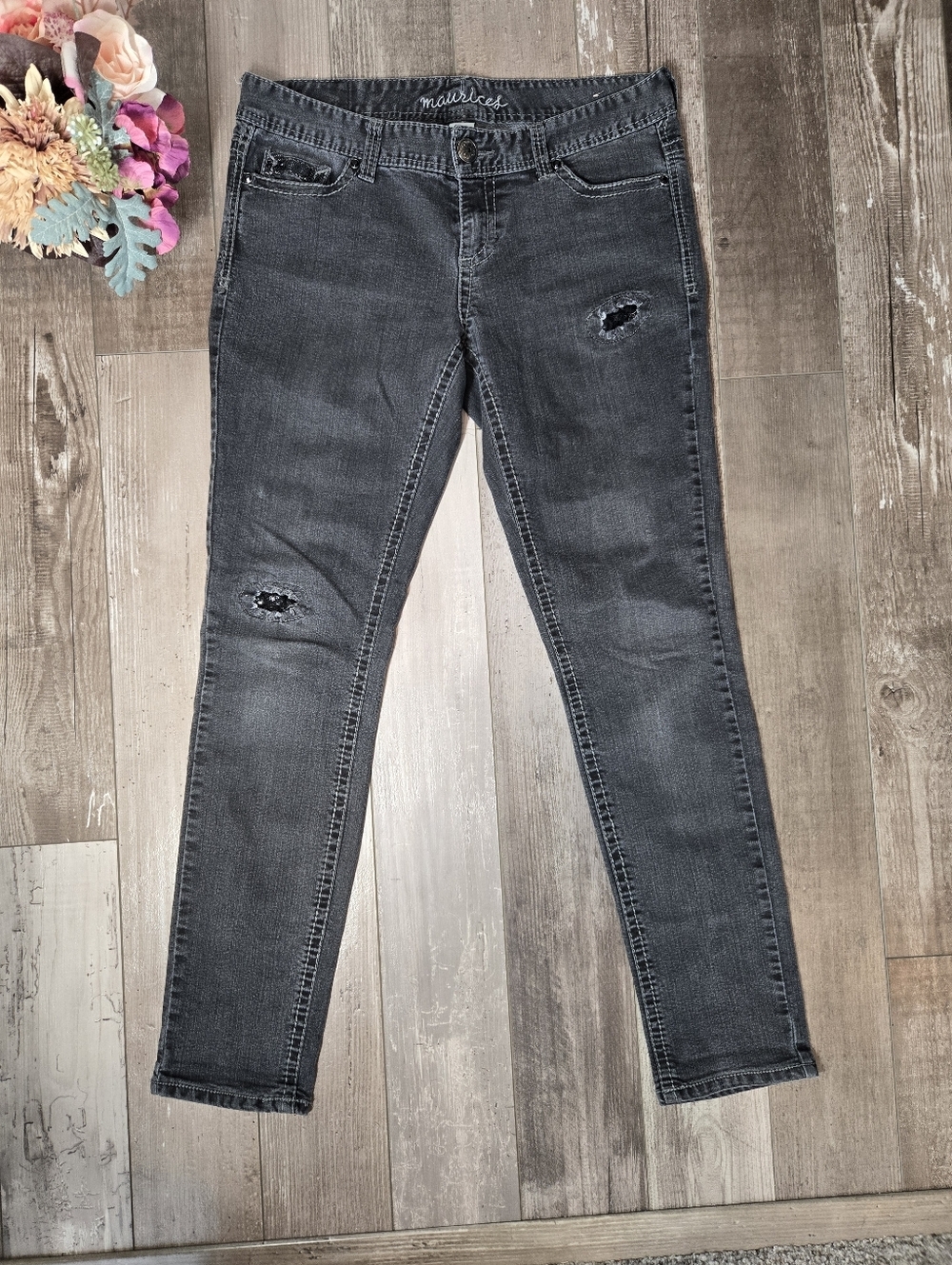 Maurices Black Sequin Embellished Distressed Women's Skinny Jeans Size Large